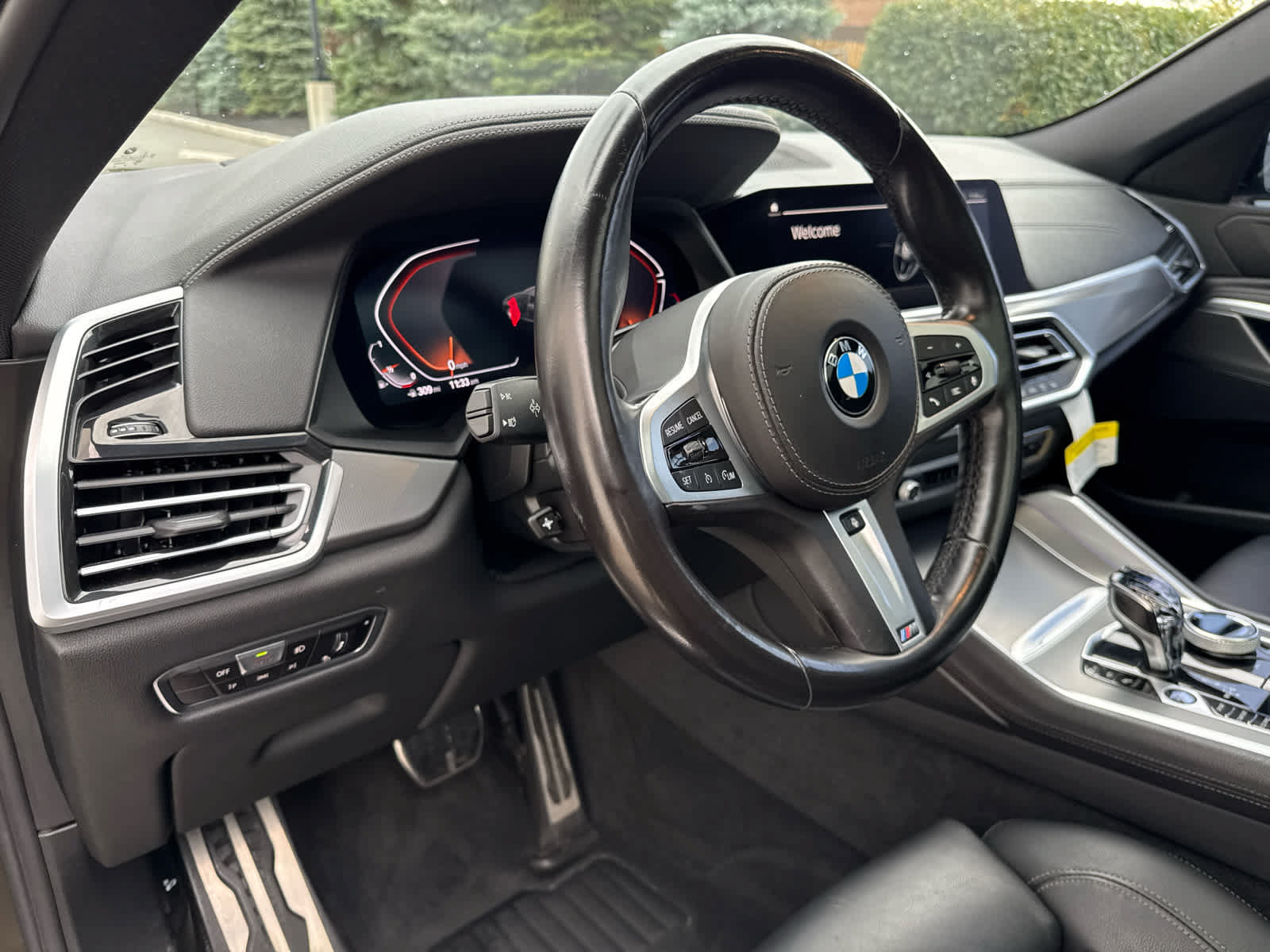 Used 2022 BMW X6 xDrive40i w/ Executive Package AWD/4WD image 9