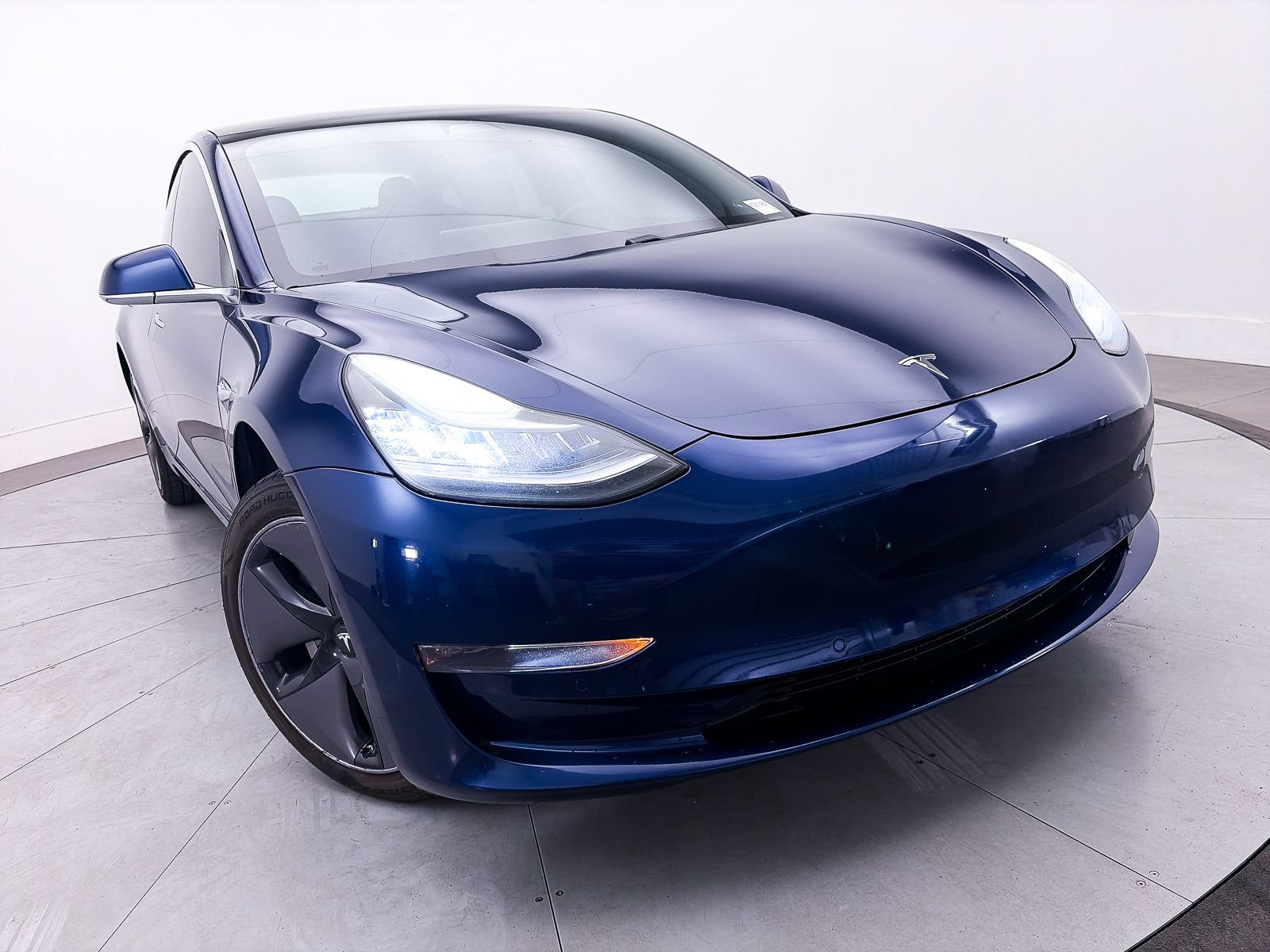 Used 2018 Tesla Model 3 RWD image 3