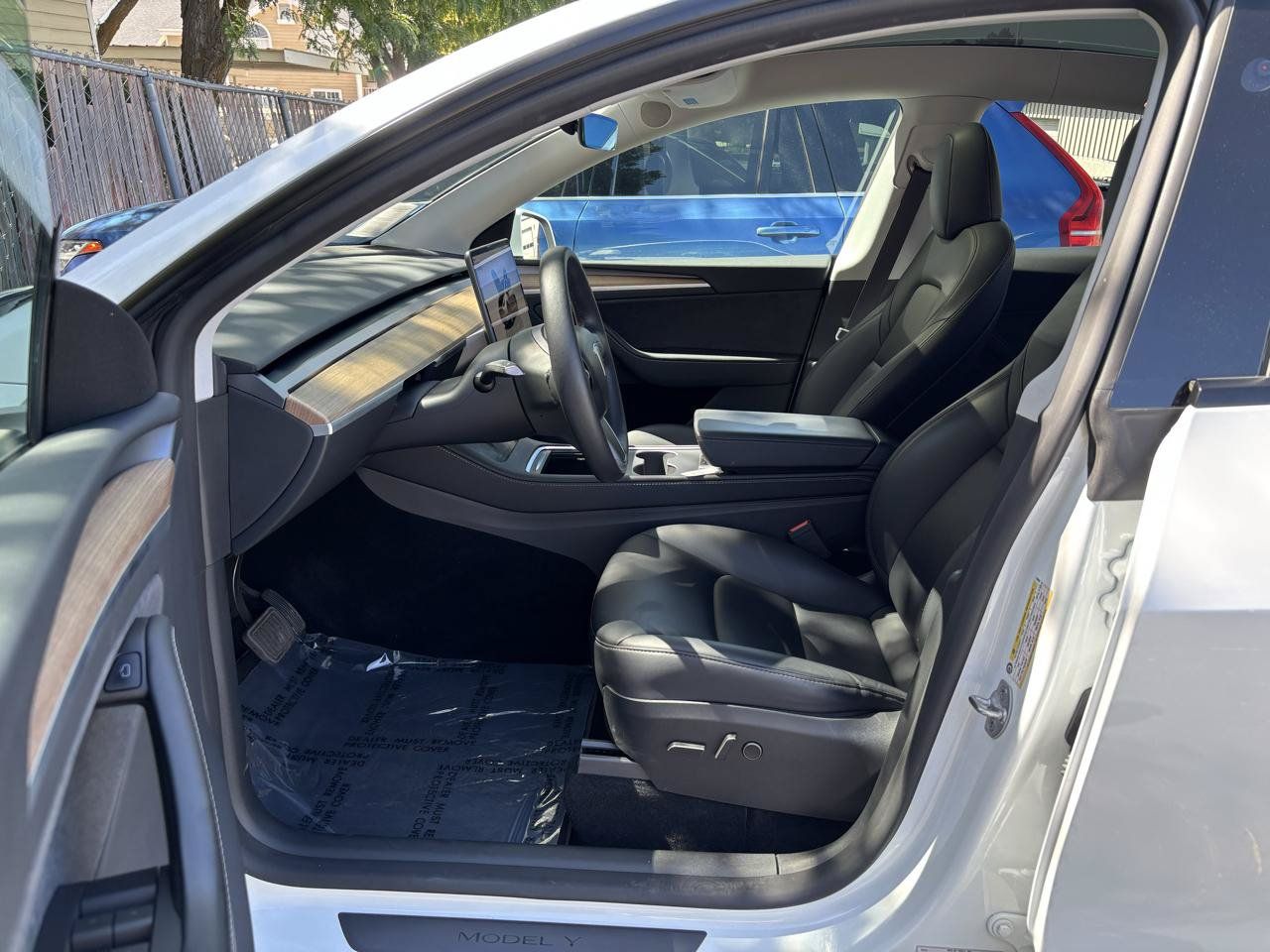 Used 2024 Tesla Model Y Long Range AWD/4WD image 5