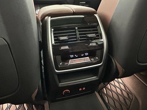 Used 2025 BMW X7 M60i w/ Climate Comfort Package AWD/4WD image 36
