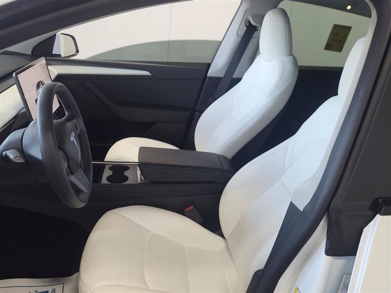 Used 2023 Tesla Model Y Long Range AWD/4WD image 2