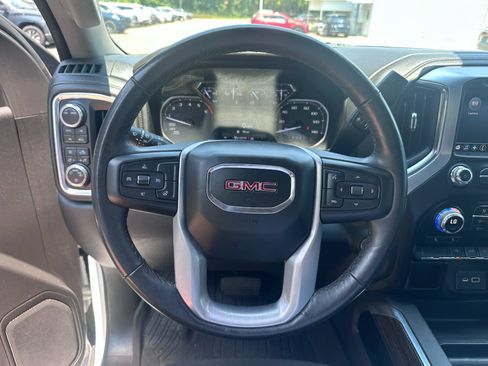 Used 2022 GMC Sierra 1500 Elevation w/ LPO, Elevation Black Package AWD/4WD image 17