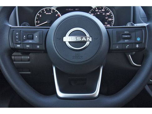 Used 2023 Nissan Rogue SV image 17