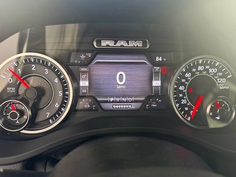 Used 2022 RAM 1500 Big Horn AWD/4WD image 4