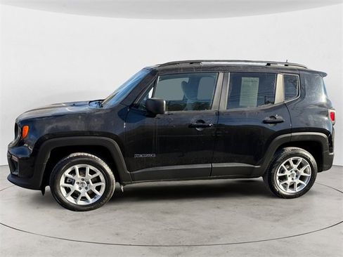 Used 2022 Jeep Renegade Latitude w/ Convenience Group image 2