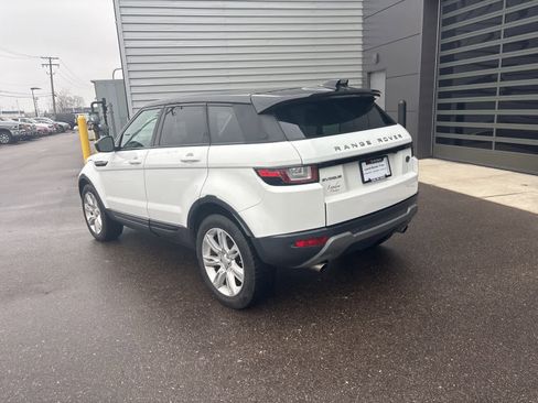 Used 2018 Land Rover Range Rover Evoque SE Premium image 5