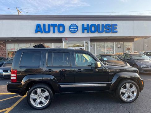 Used 2012 Jeep Liberty Limited Jet w/ Comfort/Convenience Group image 9