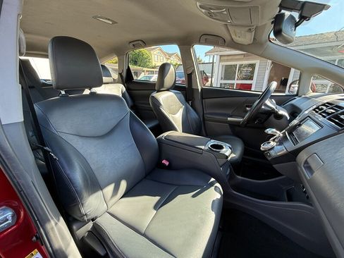 Used 2012 Toyota Prius V Five FWD image 13