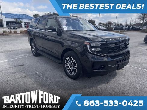 Used 2025 Ford Expedition Active image 3