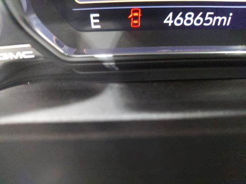 Used 2023 GMC Sierra 2500 Denali w/ Denali Ultimate Package AWD/4WD image 8