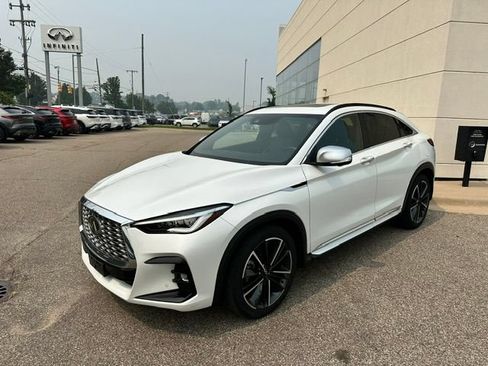 Used 2023 INFINITI QX55 Essential w/ Accent Package AWD/4WD image 2