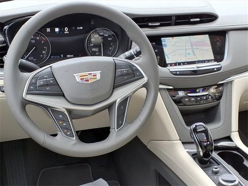 New 2026 Cadillac XT5 Premium Luxury image 5