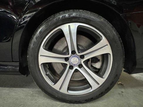 Used 2017 Mercedes-Benz E 400 4MATIC Wagon image 71