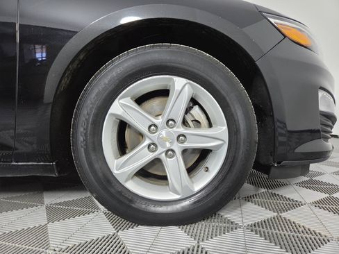Used 2020 Chevrolet Malibu LS FWD image 9