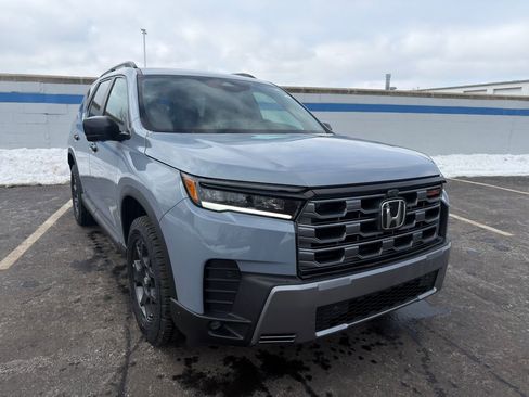 Used 2026 Honda Pilot TrailSport image 7
