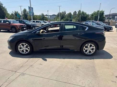 Used 2017 Chevrolet Volt Premier w/ Driver Confidence II Package FWD image 8
