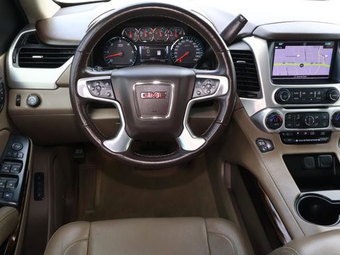 Used 2018 GMC Yukon SLT w/ Premium Edition image 9