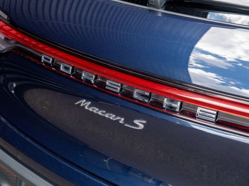 Certified 2023 Porsche Macan S AWD/4WD image 20
