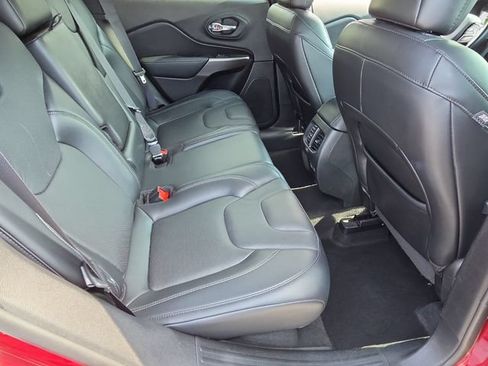 Used 2021 Jeep Cherokee Latitude Lux FWD image 17