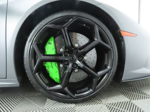 Used 2023 Lamborghini Huracan EVO image 29