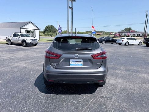 Used 2020 Nissan Rogue Sport SV FWD image 4
