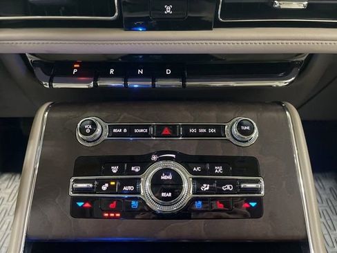 Certified 2023 Lincoln Aviator Reserve w/ Elements Package Plus AWD/4WD image 29