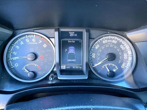 Used 2019 Toyota Tacoma TRD Sport image 23