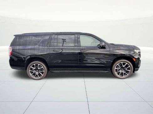 Used 2024 Chevrolet Suburban RST w/ Luxury Package image 5