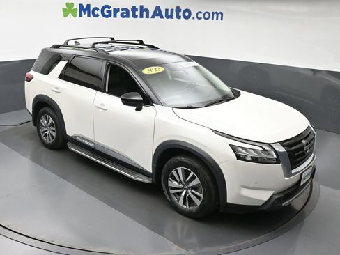 Used 2022 Nissan Pathfinder SL image 3