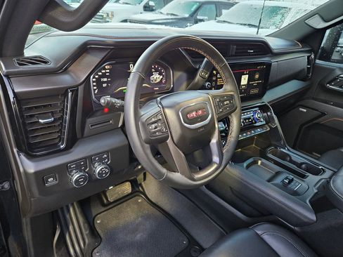 Used 2025 GMC Sierra 2500 AT4 image 15