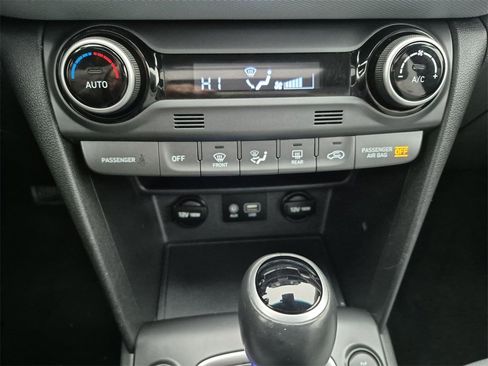 Used 2018 Hyundai Kona Limited image 25