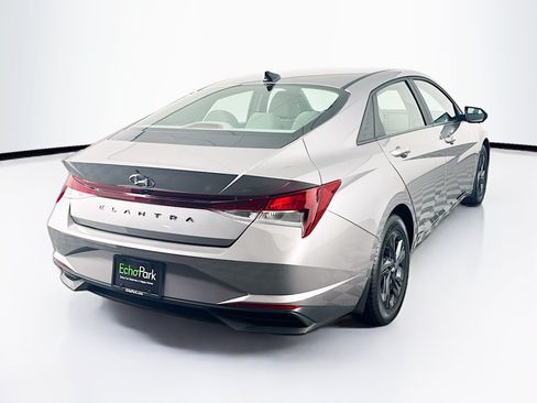 Used 2023 Hyundai Elantra SEL FWD image 9