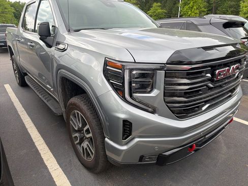 Used 2025 GMC Sierra 1500 AT4 w/ AT4 Premium Package AWD/4WD image 4