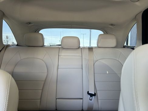 Used 2022 Mercedes-Benz GLC 300 4MATIC image 23