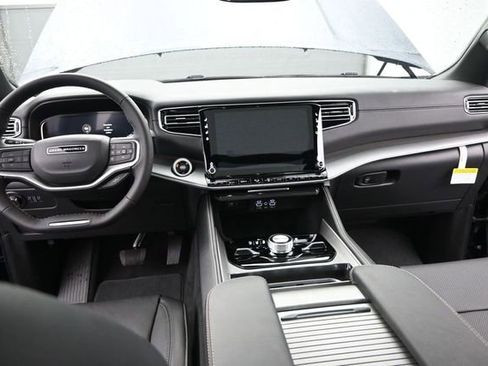 New 2026 Jeep Grand Wagoneer Limited AWD/4WD image 32