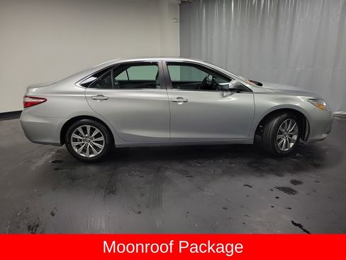 Used 2016 Toyota Camry XLE w/ Moonroof Package image 9