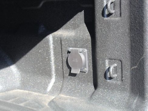 Used 2024 GMC Canyon Denali image 6