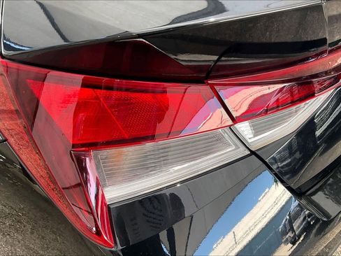 Used 2023 Hyundai Elantra SEL FWD image 28