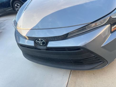 Used 2023 Toyota Corolla LE image 2