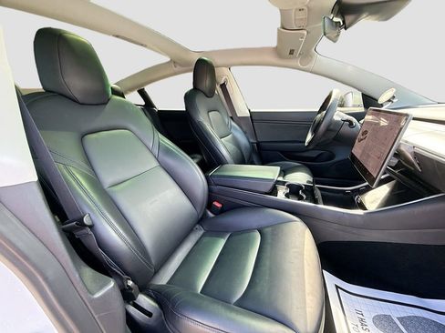 Used 2019 Tesla Model 3 Standard Range RWD image 29