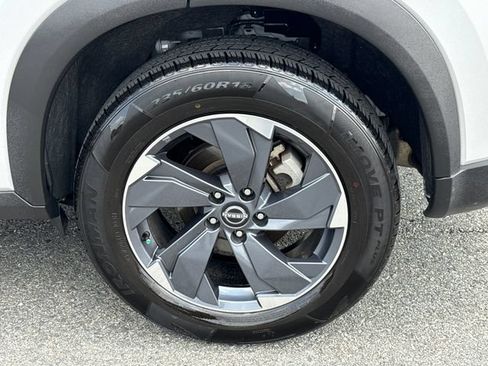 Used 2025 Nissan Rogue SV FWD image 20