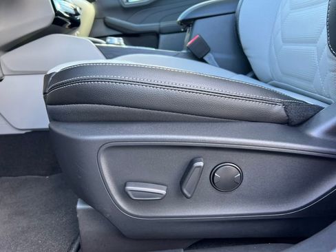 New 2024 Ford Escape SE w/ PHEV Premium Package FWD image 11