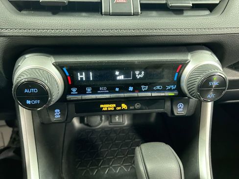 Used 2020 Toyota RAV4 XLE w/ All Weather Liner Package image 16