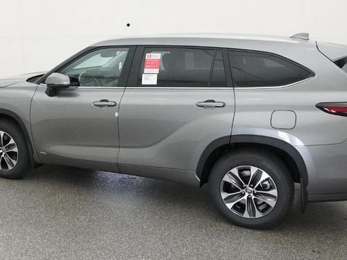 New 2026 Toyota Highlander XLE AWD/4WD image 4