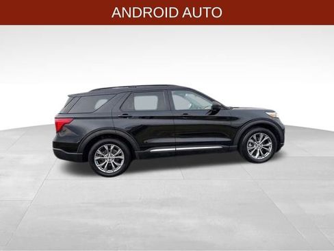 Used 2022 Ford Explorer XLT w/ Equipment Group 202A image 8