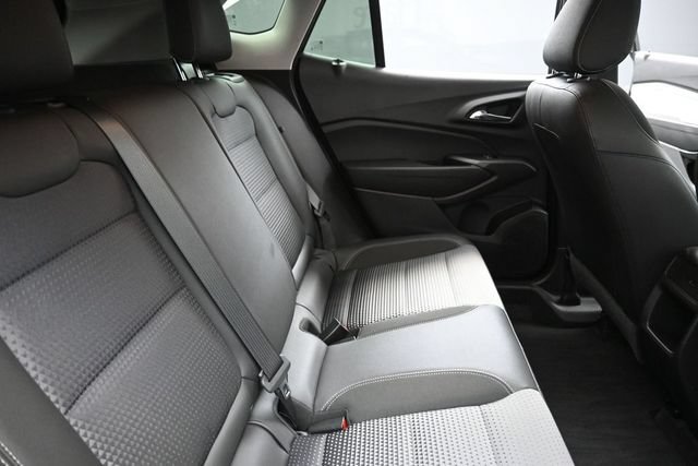 Used 2025 Chevrolet Trax LT FWD image 30