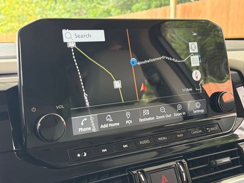 Used 2023 Nissan Pathfinder SL w/ Lighting Package (N92) image 7