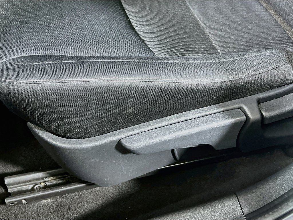 Used 2024 Nissan Sentra SV FWD image 17