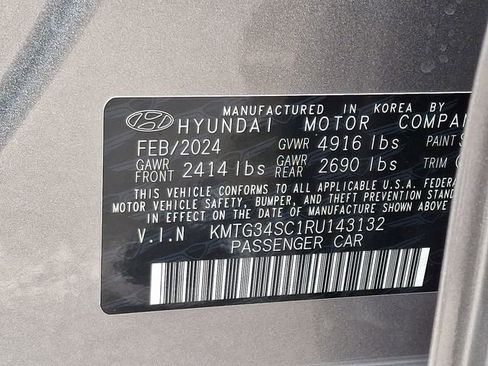 Used 2024 Genesis G70 2.5T AWD/4WD image 26