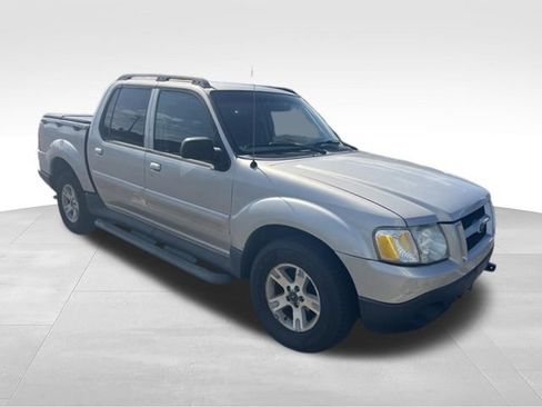 Used 2005 Ford Explorer Sport Trac XLT AWD/4WD image 3